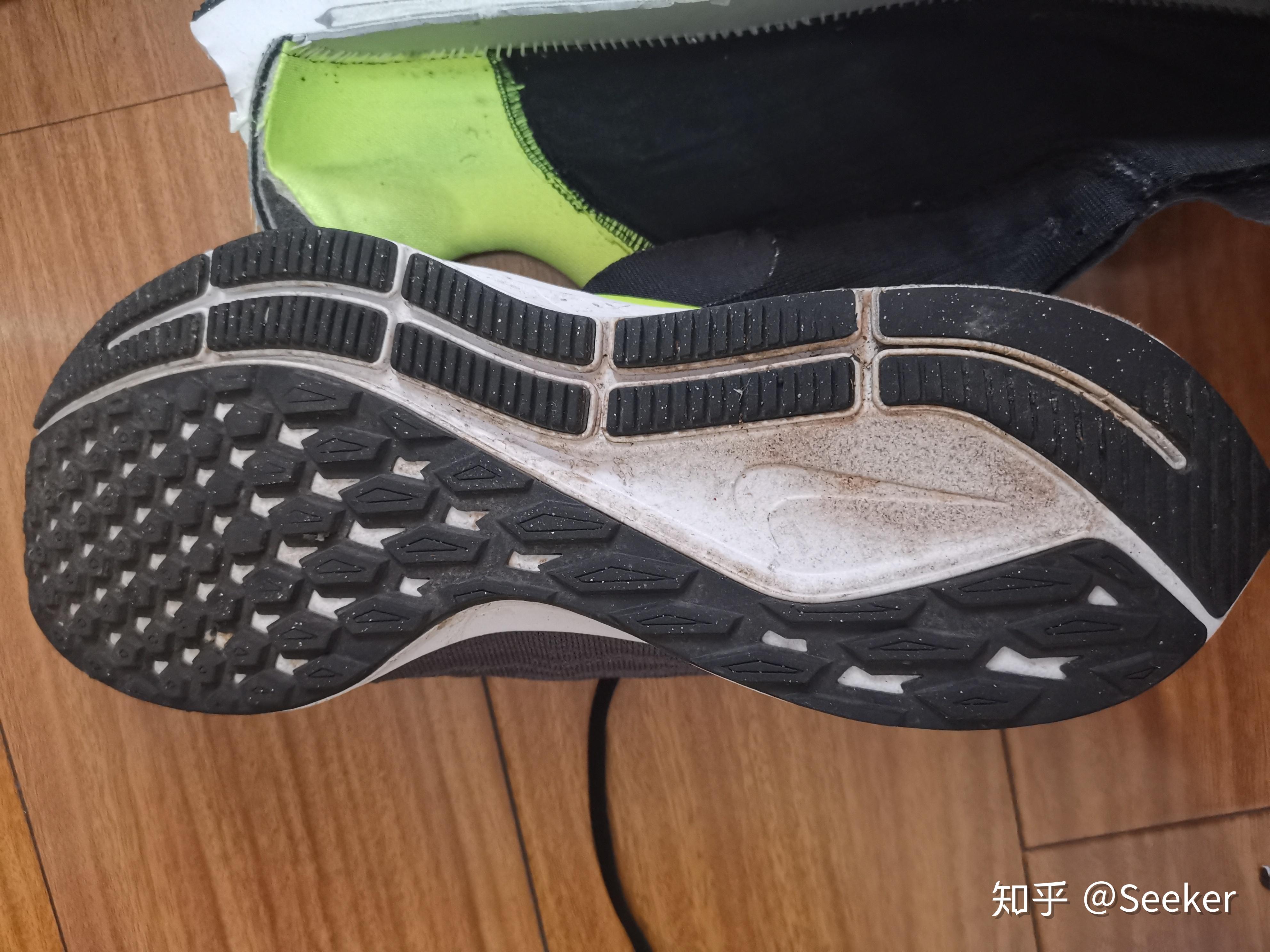 飞马37正版和莆田差距跑鞋破检测评第二弹来看看剖开的飞马36内部气垫