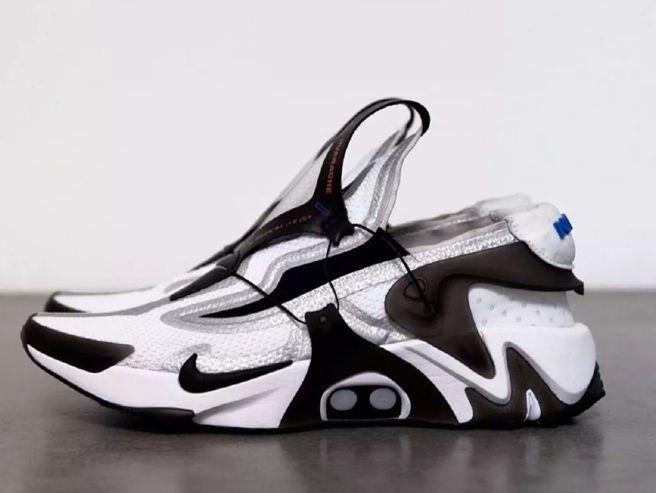 aj莆田鞋高科技穿上这双鞋说句话就能自动系紧鞋带了