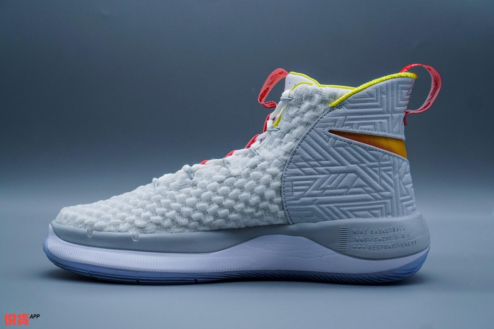 我们依旧能在alphadunk上看到许多hyperdunk的影子:以