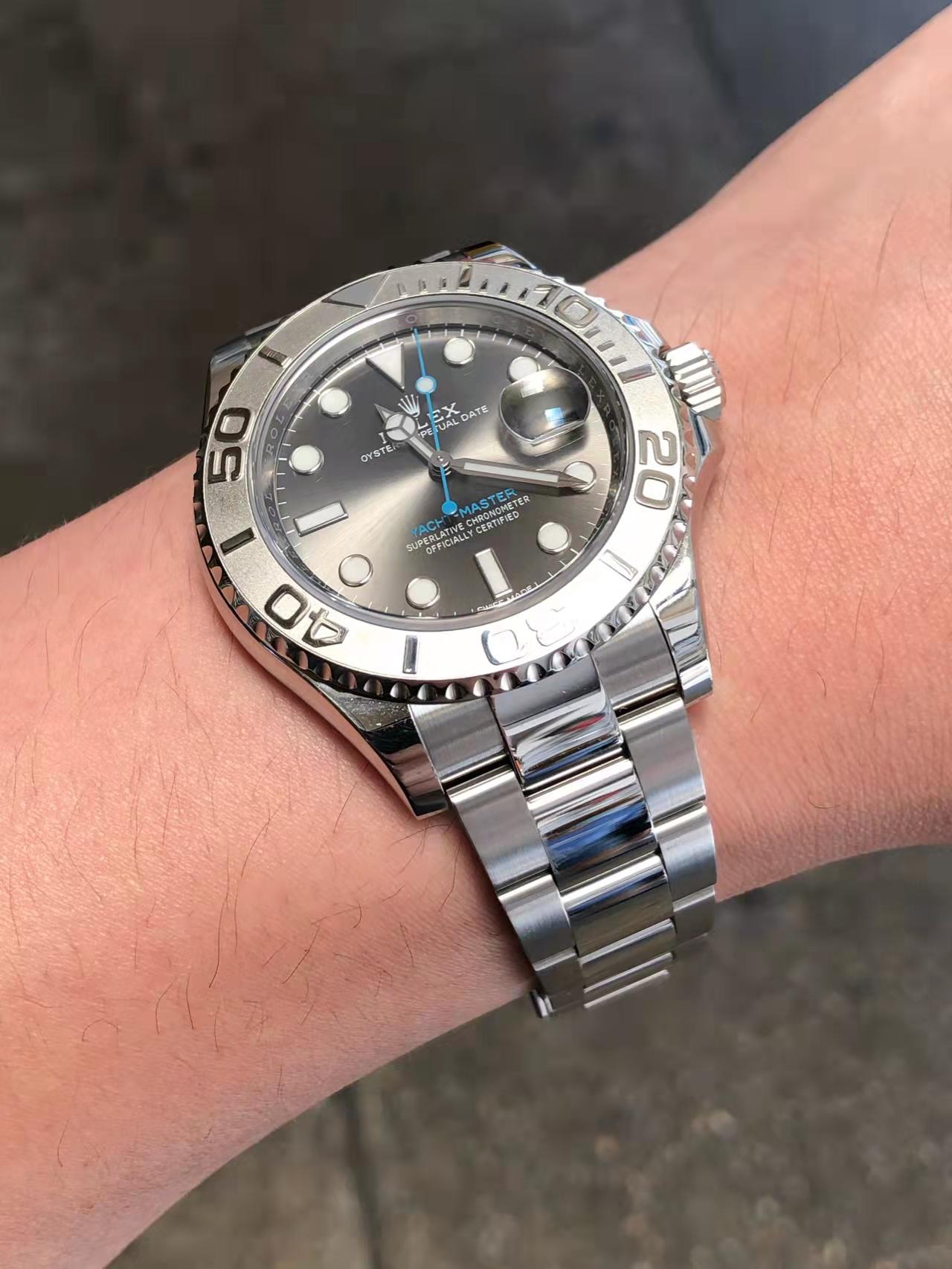 五,劳力士灰游艇,价格4400