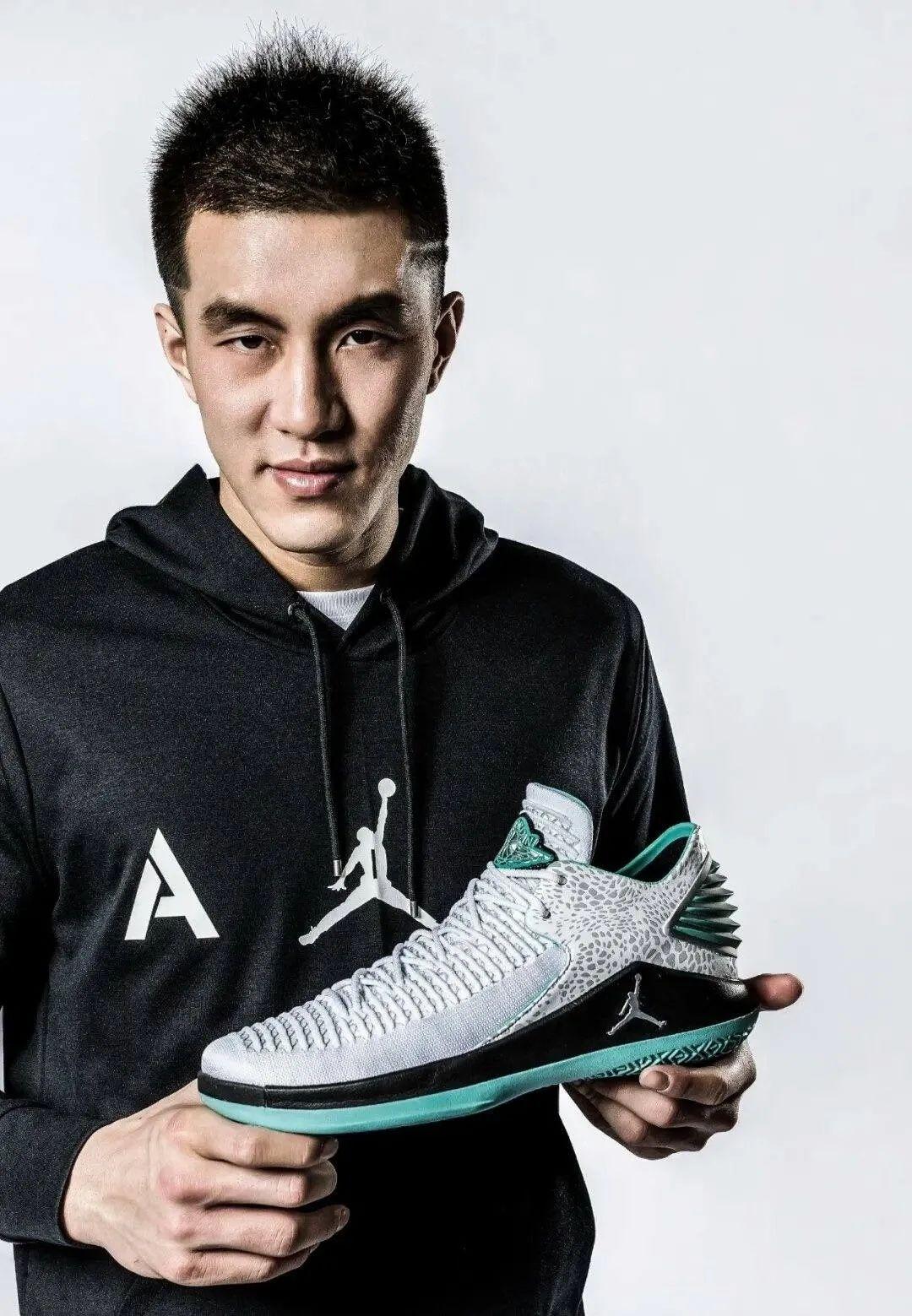 aj34爆裂纹莆田和正版有什么差别郭艾伦aj35低帮曝光郭艾伦也太有排面