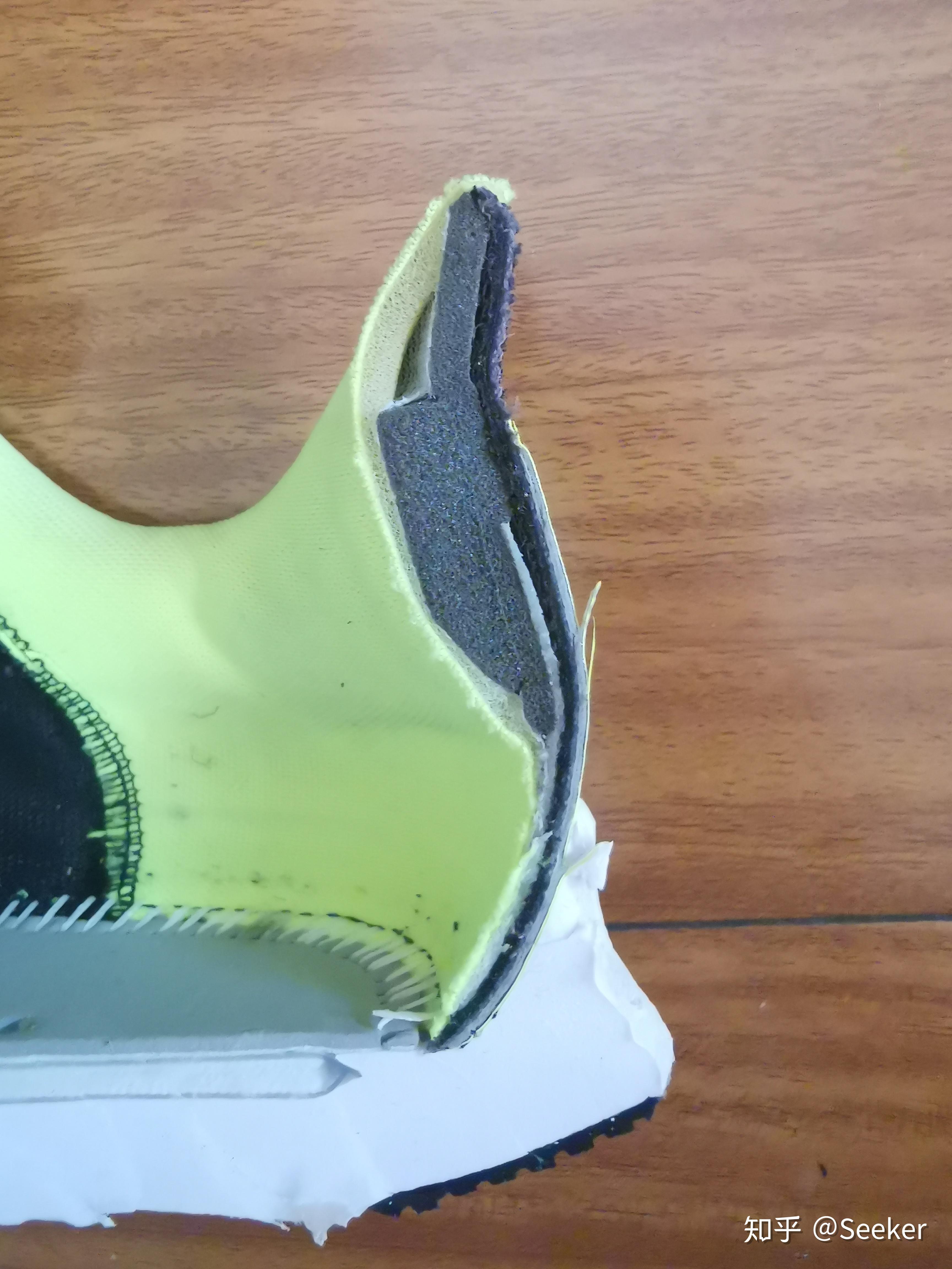 飞马37正版和莆田差距跑鞋破检测评第二弹来看看剖开的飞马36内部气垫