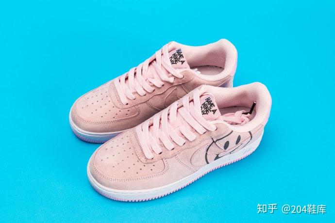 莆田鞋耐克标志有个尖可爱笑脸nikeairforce1haveanikeday204鞋库
